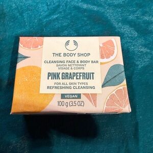🌙 B157-11 The Body Shop Pink Grapefruit Cleansing Bar